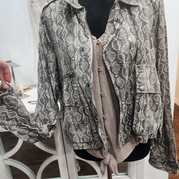 [Madewell ] Women's CUTEST ribbed button up tank top with twist tie. - Picture 7 of 11